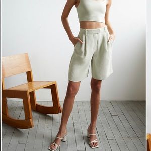 Black Aritzia high waisted dress shorts (BRAND NEW